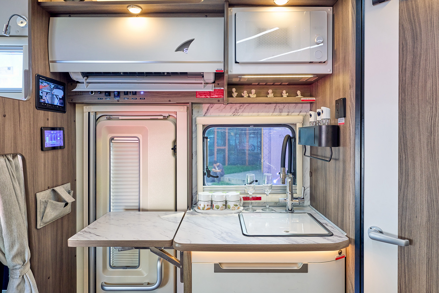 Binge Pickup RV